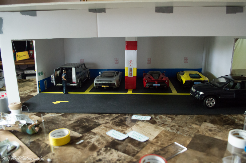 Illustration for article titled 1:18 Parking garage diorama